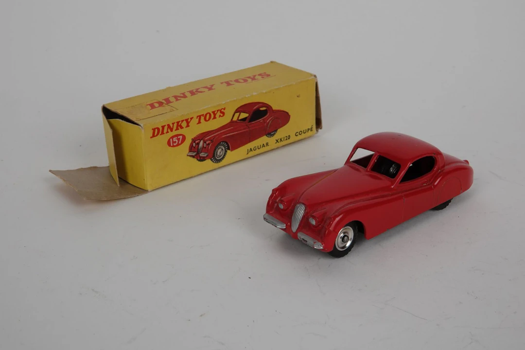 DINKY TOYS - ENGLAND (1) - Lot 60