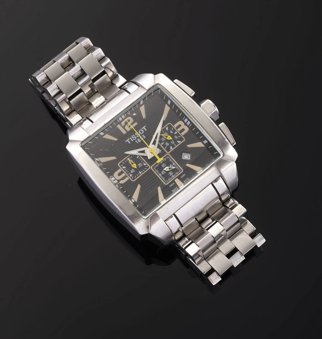 TISSOT - Lot 376
