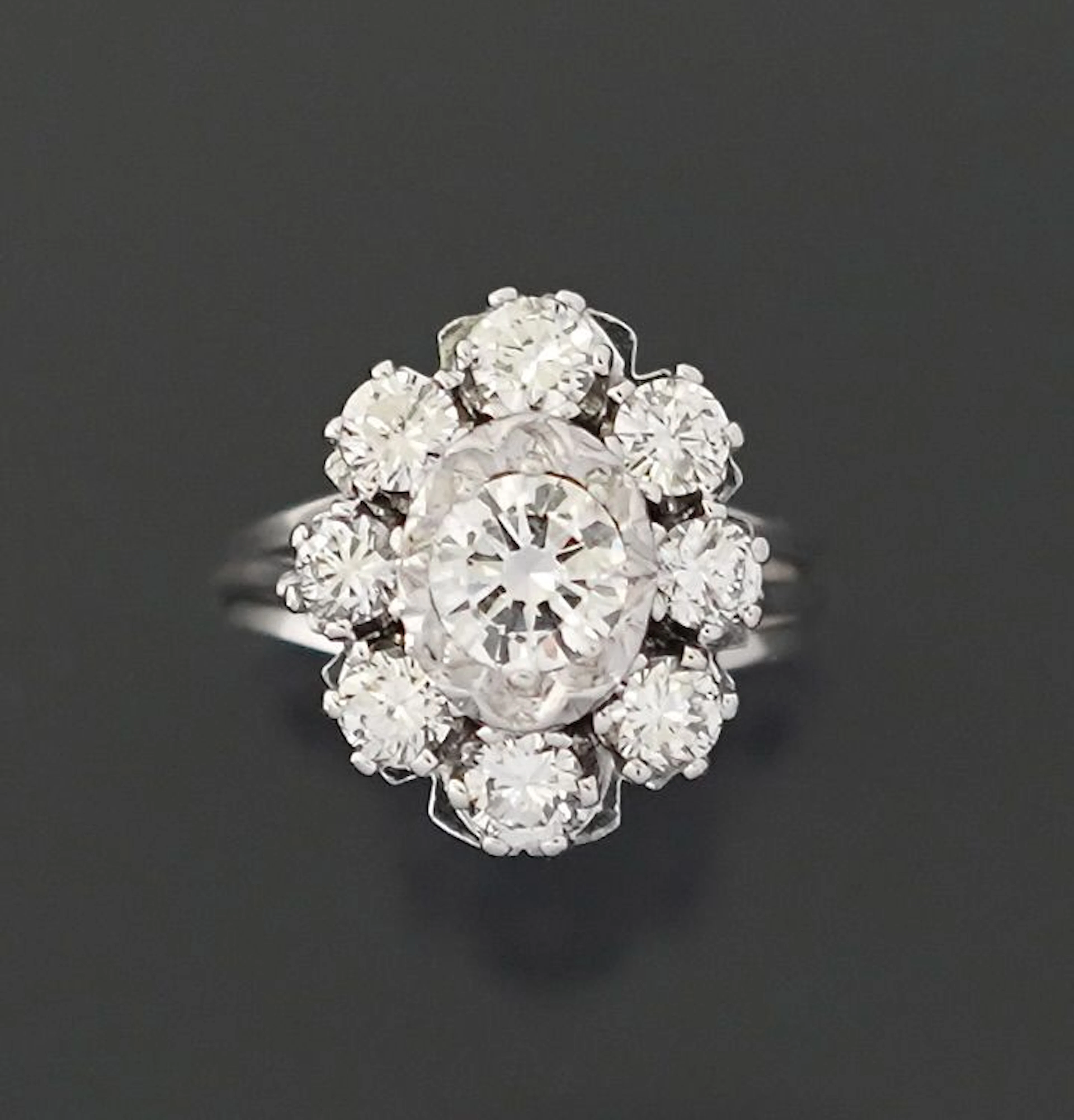 An 18K rhodium-plated white gold ring (750 parts per thousan - Lot 275