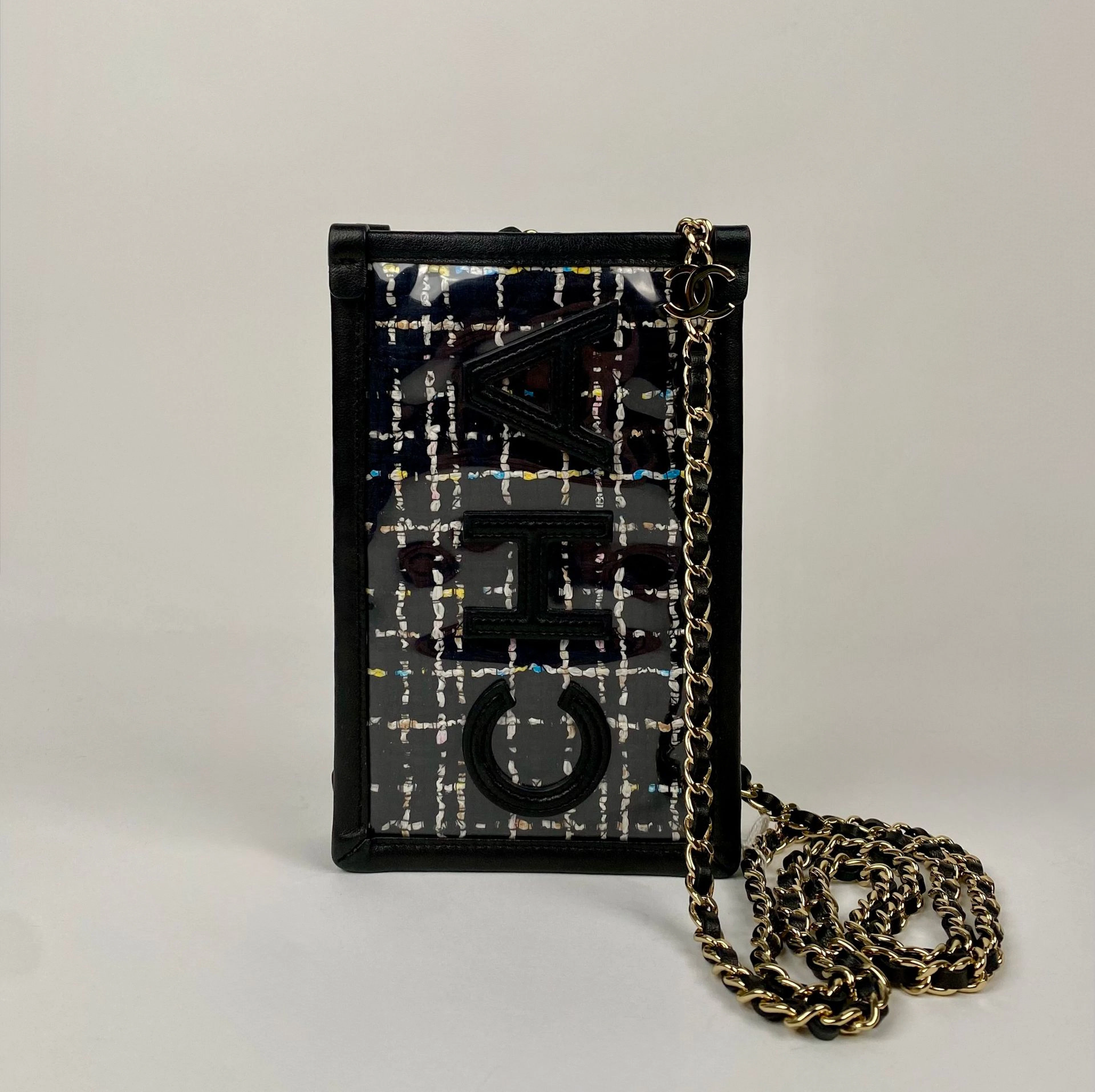 CHANEL - Lot 10