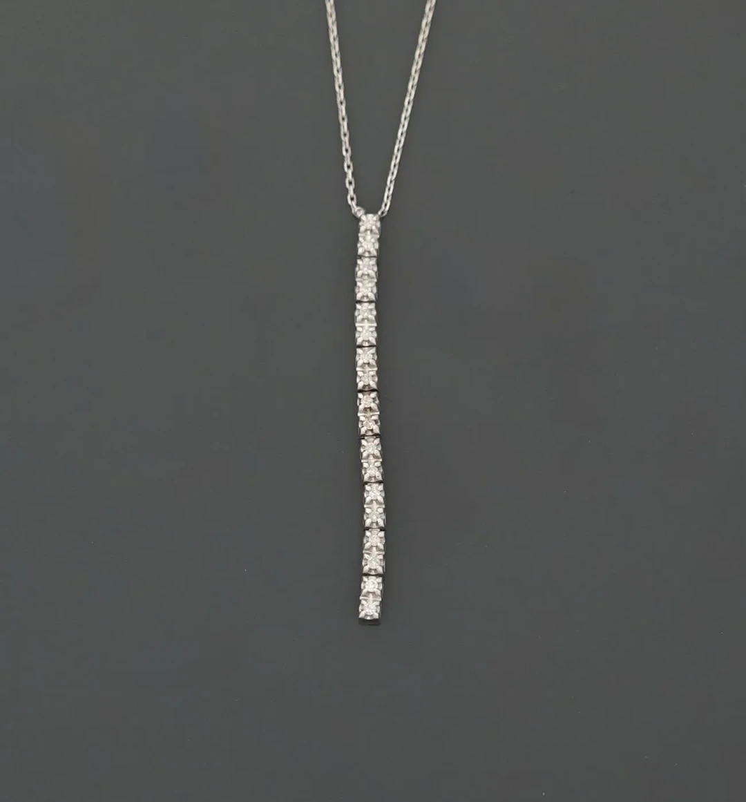 An 18k white gold (750) necklace with a forçat chain, set wi - Lot 283