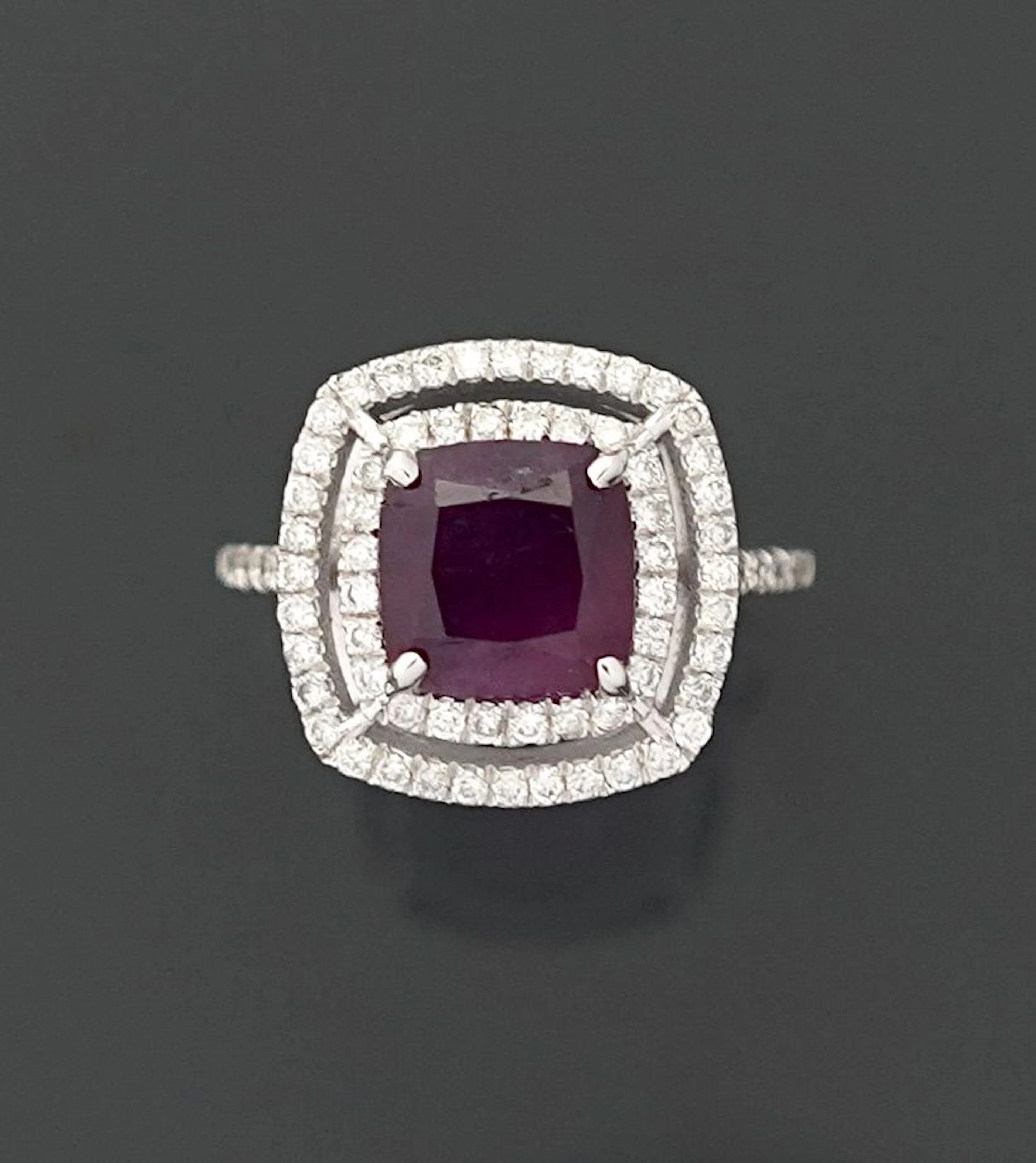 An 18k white gold ring (750) set with a 3.11-carat unheated - Lot 301
