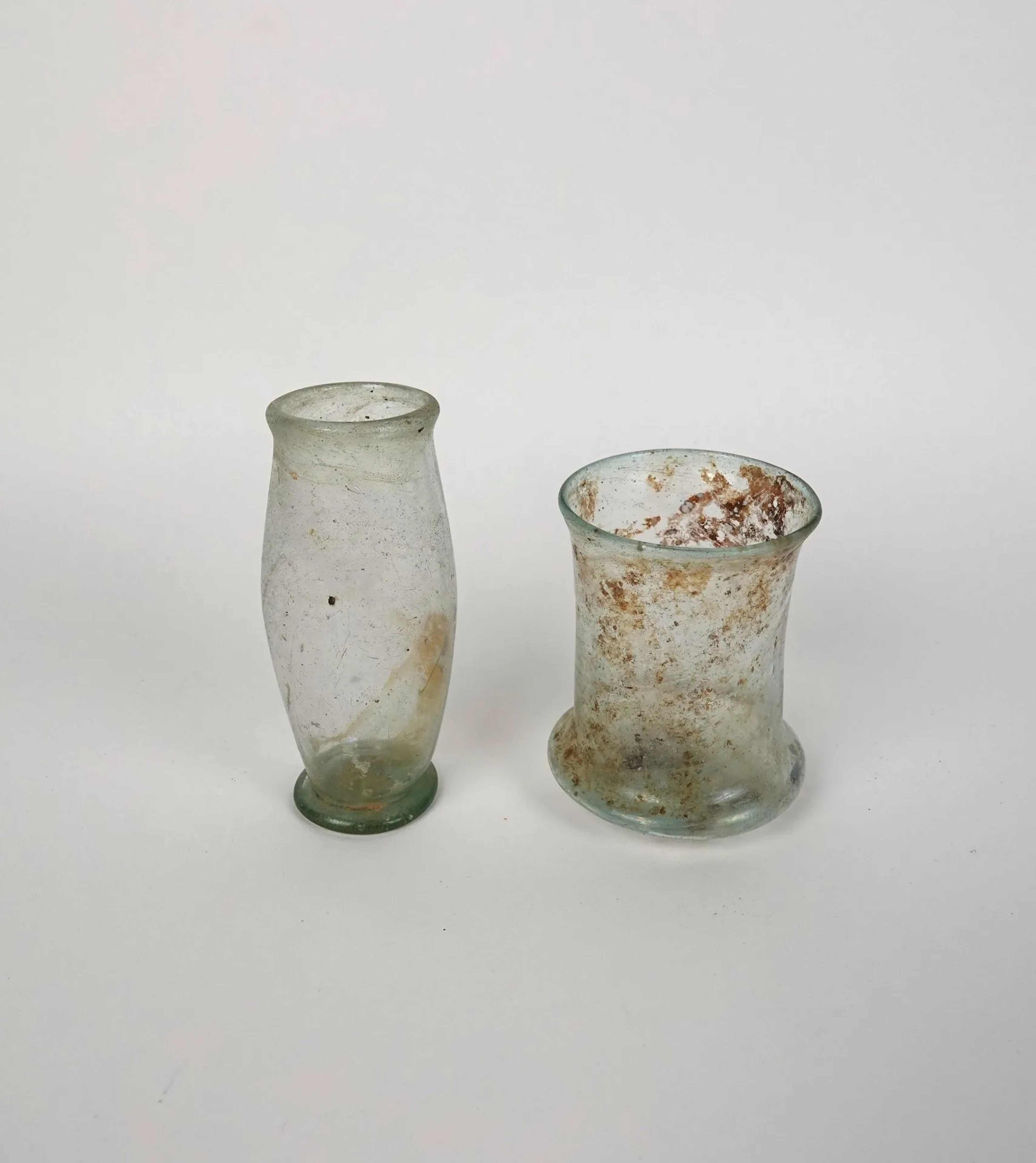 Set of 2 pieces consisting of a stemmed glass with a ridged - Lot 230