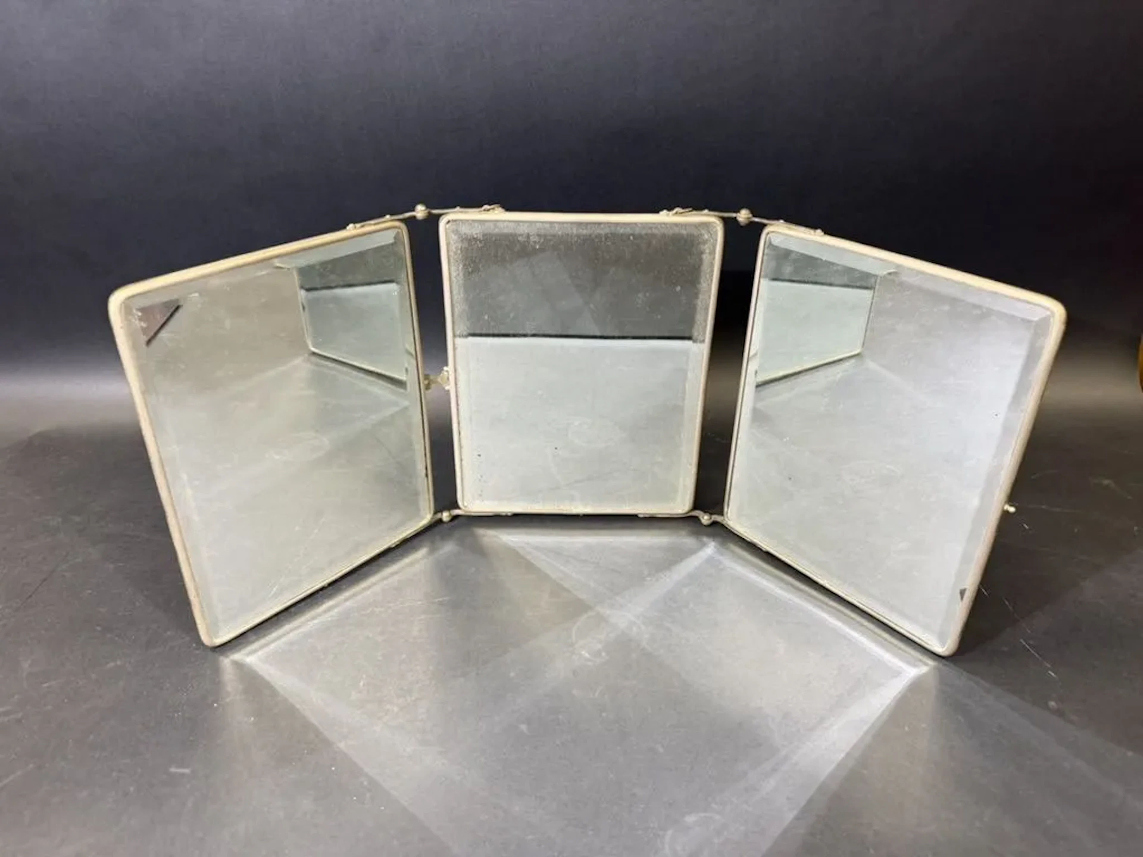 1930s barber's triptych mirror. - Lot 303