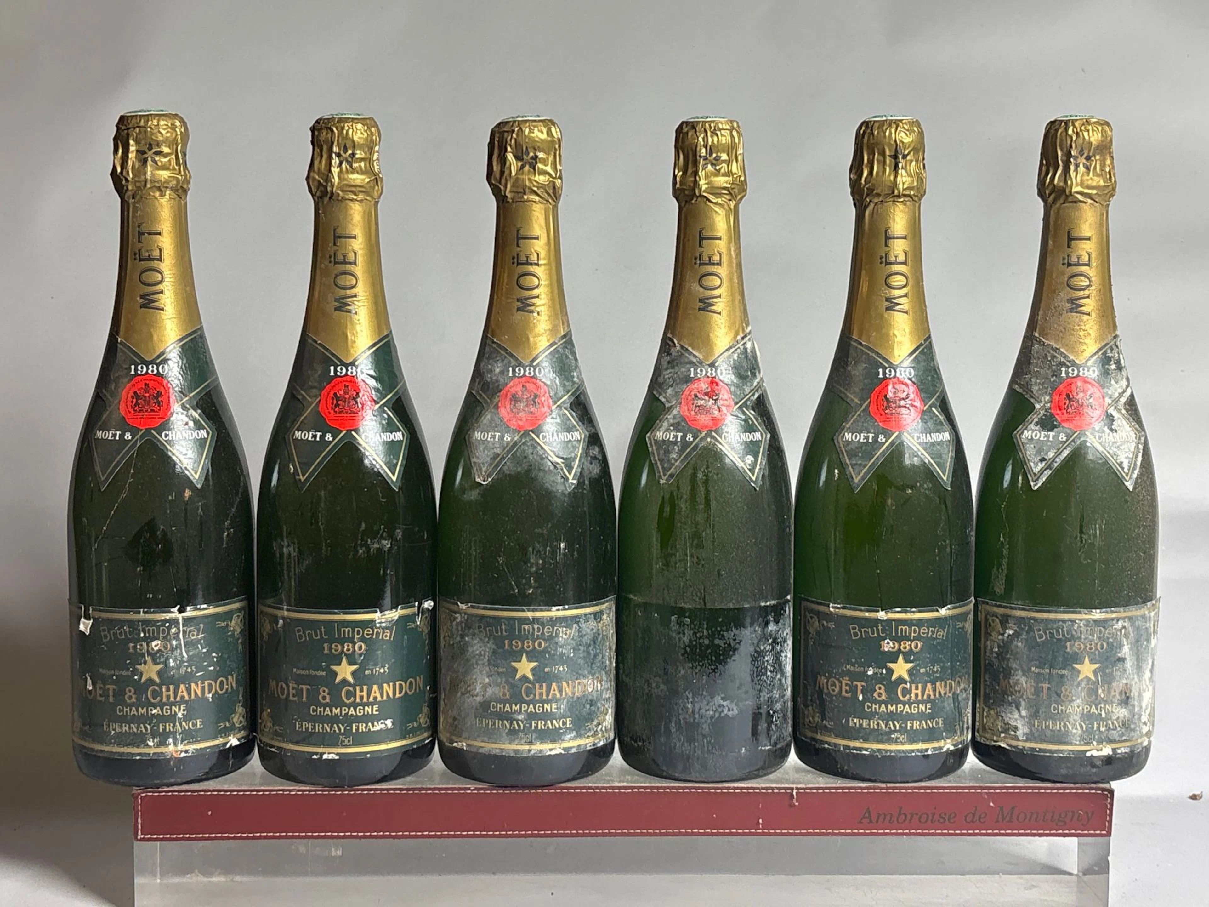 6 Bottles of MOËT CHANDON CHAMPAGNE 1980 - Lot 20