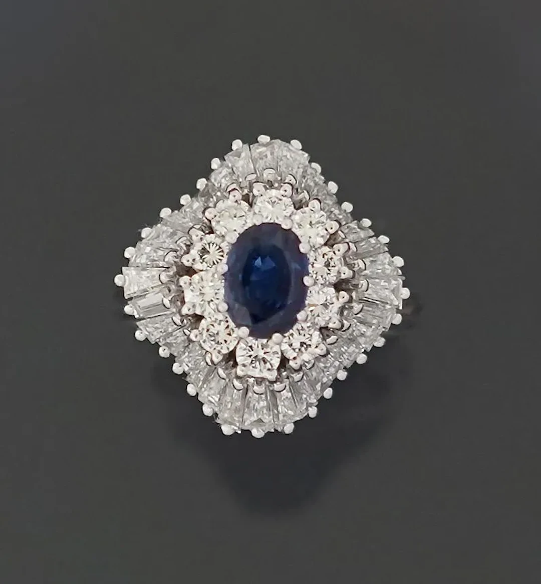 A stepped ring in 14K white gold (585 parts per thousand), f - Lot 311