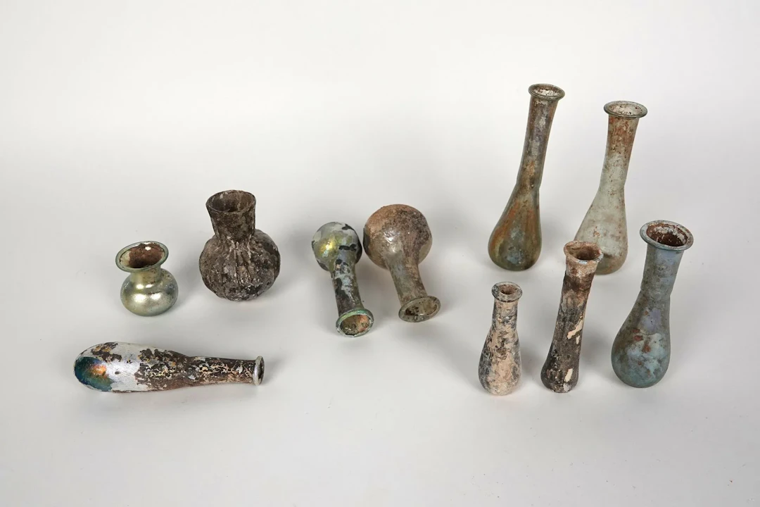 Set of 10 vials in various shapes, including fluted models, - Lot 222