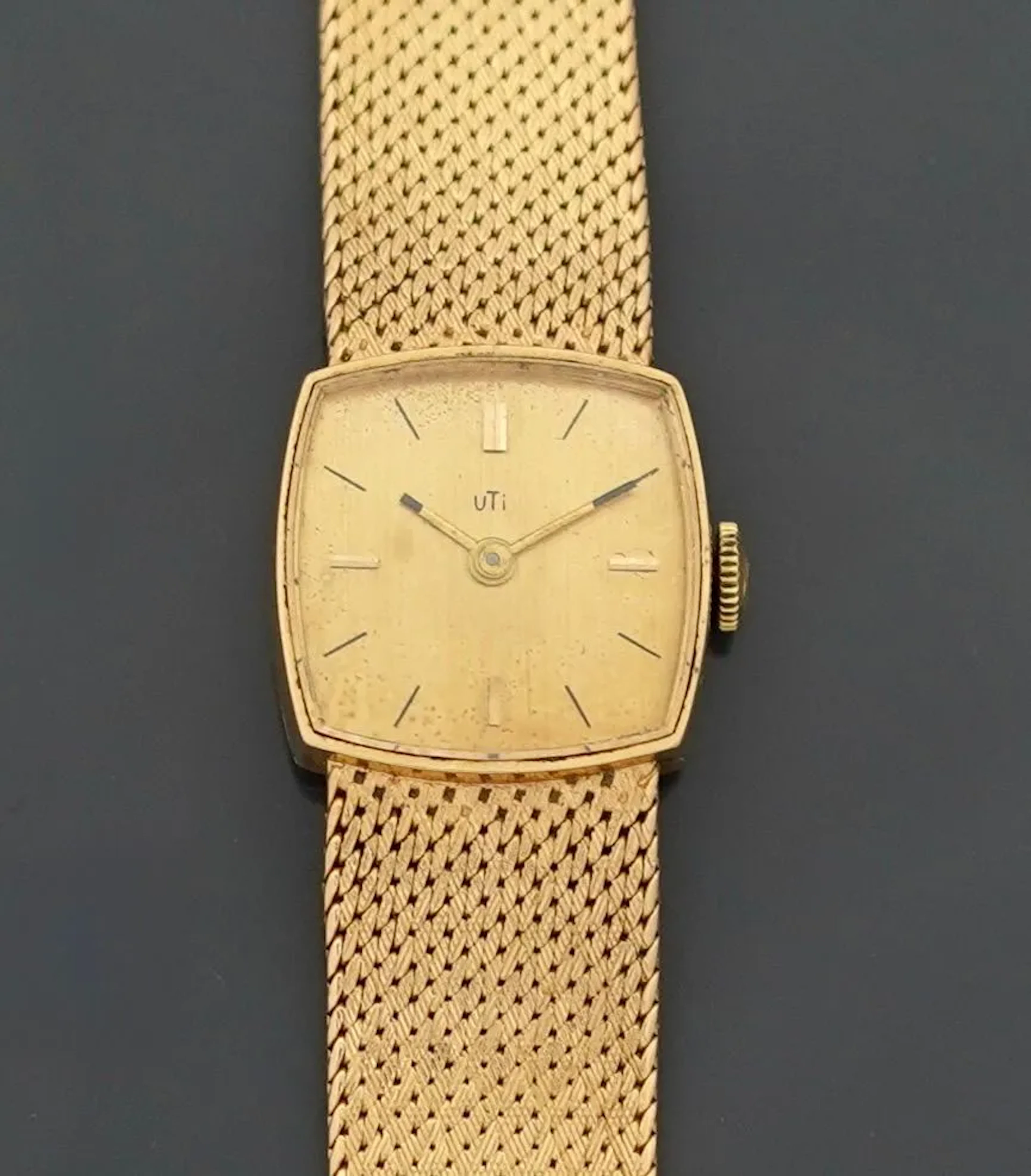 Ladies' watch in 18K yellow gold 750 thousandths with mechan - Lot 347
