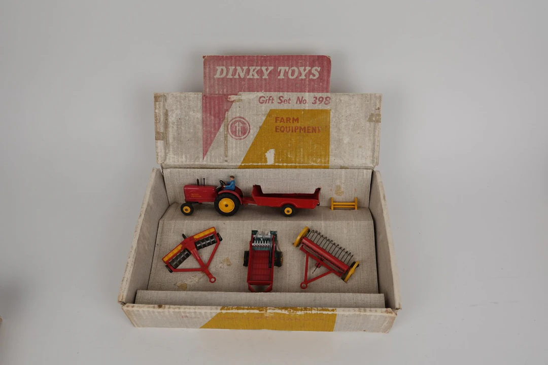 DINKY TOYS - ENGLAND (1) - Lot 72
