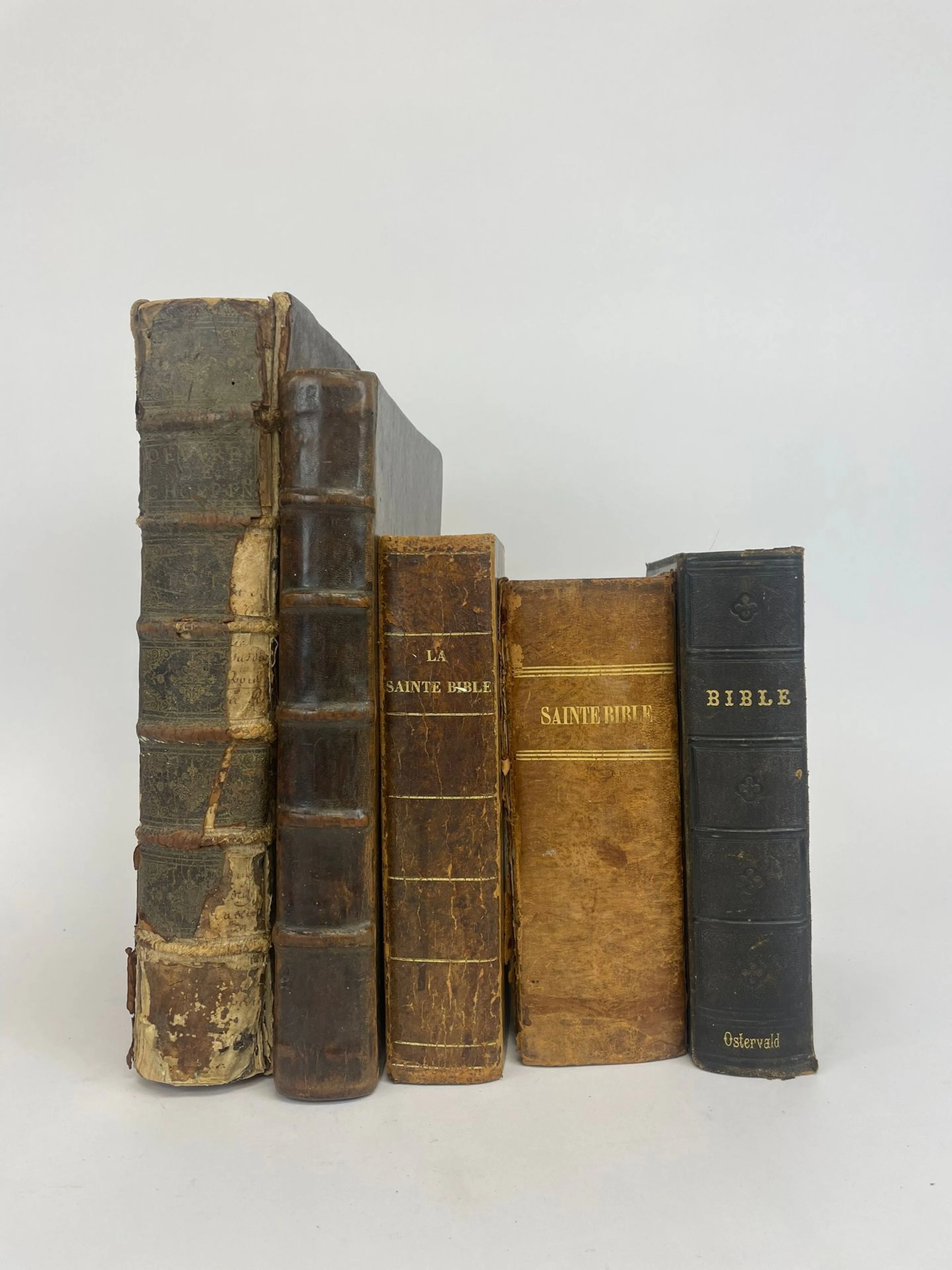 Set of 5 books including : - Lot 24