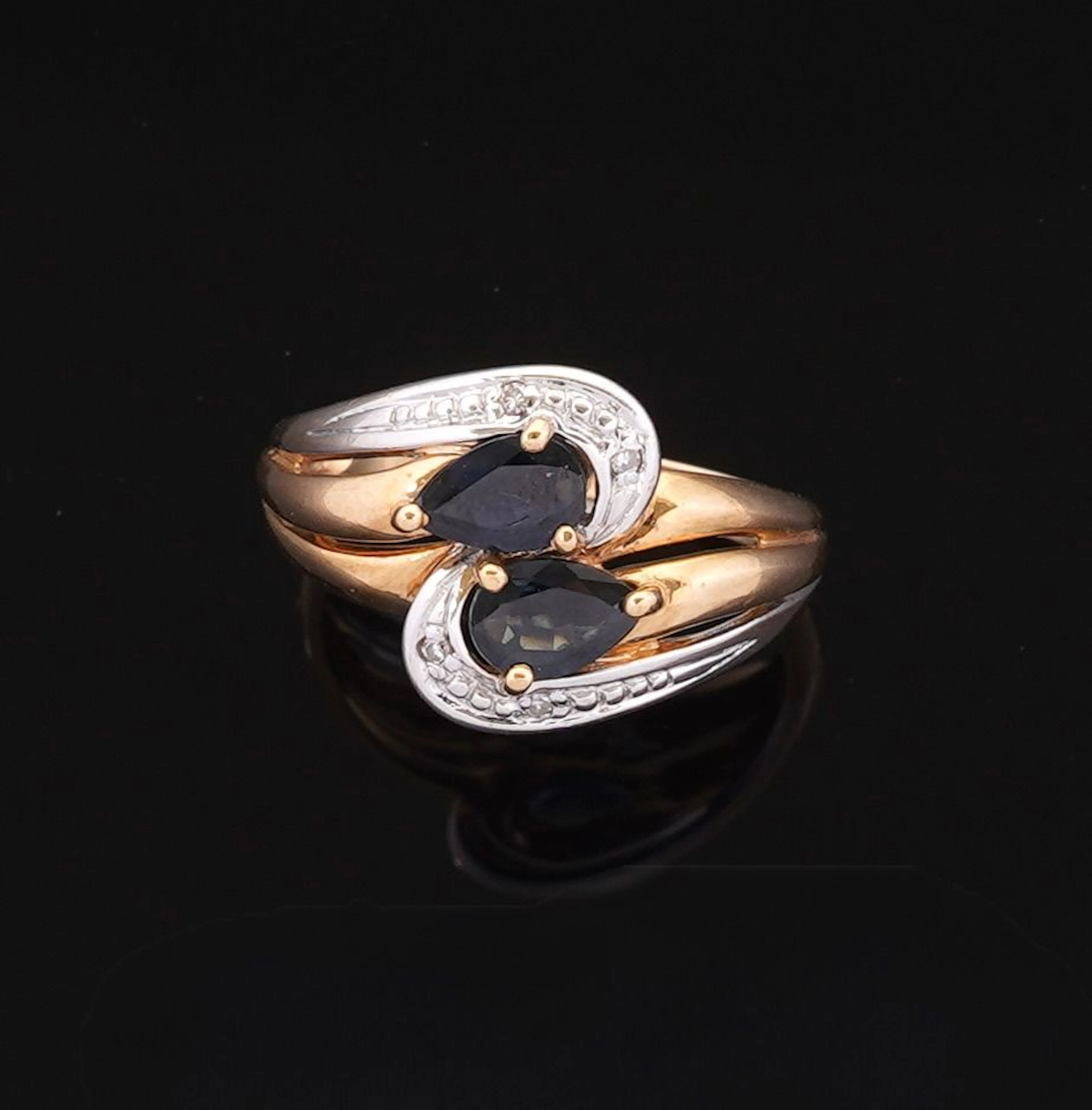 "Toi Moi" ring in 18k yellow gold (750) set with two pear-sh - Lot 348