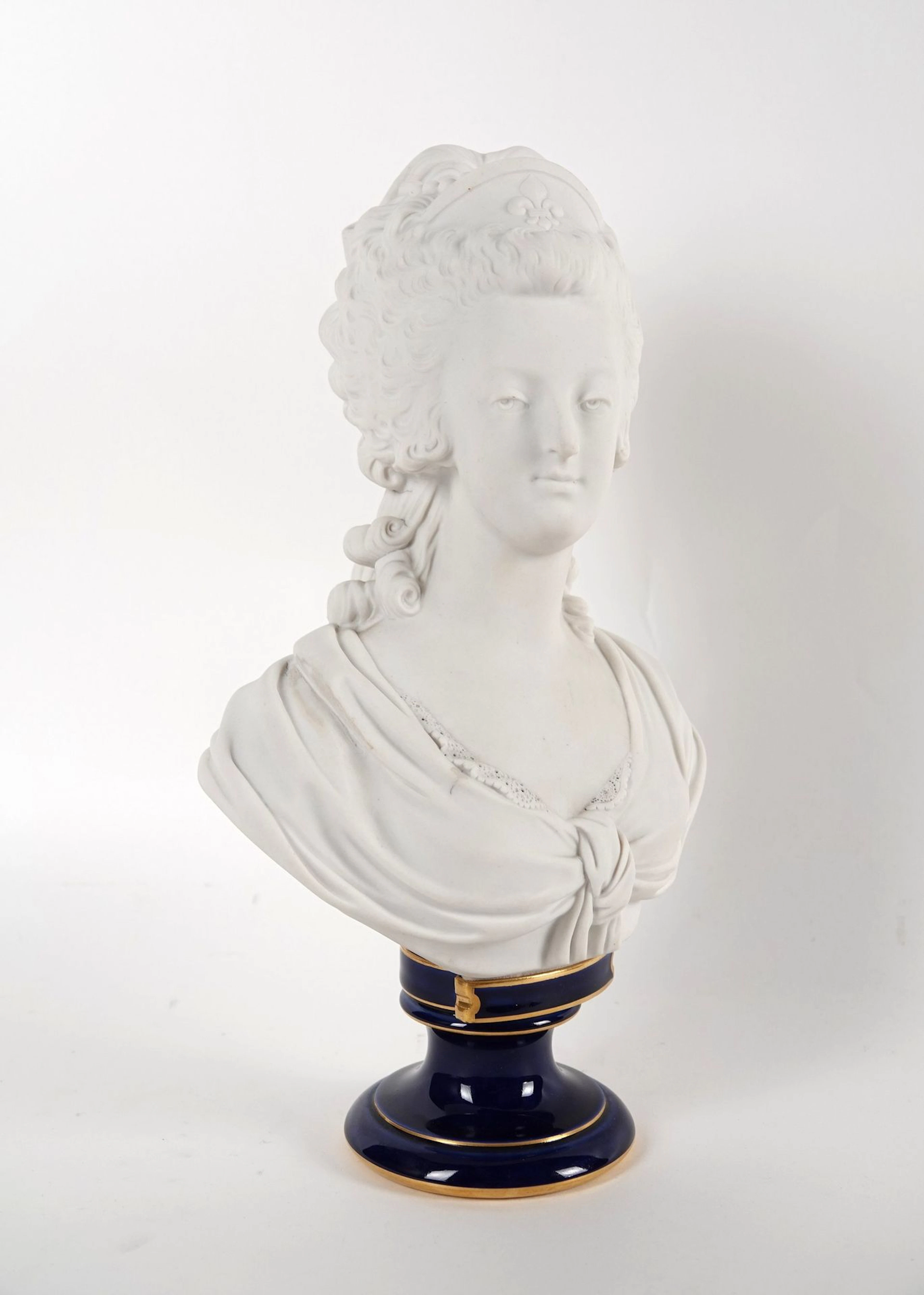 SEVRES - Lot 393