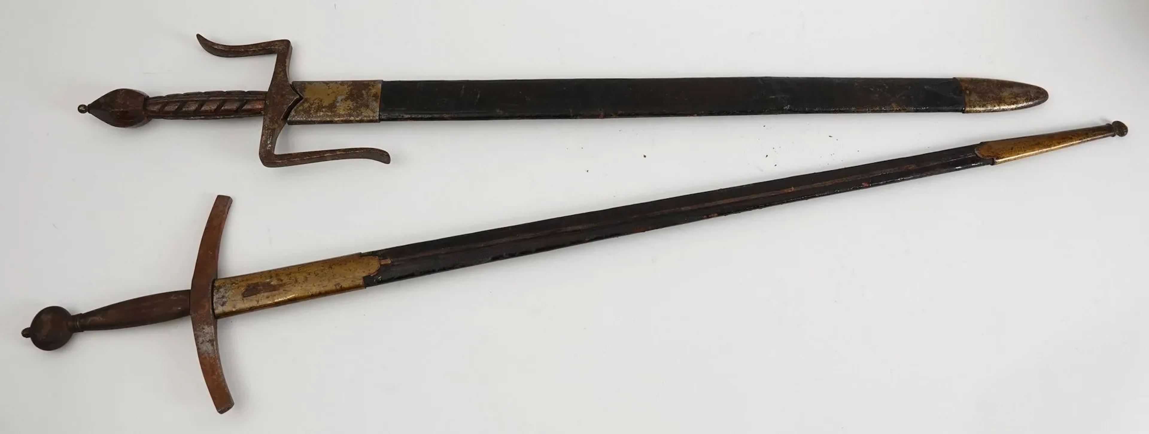 Two stylish swords. - Lot 377