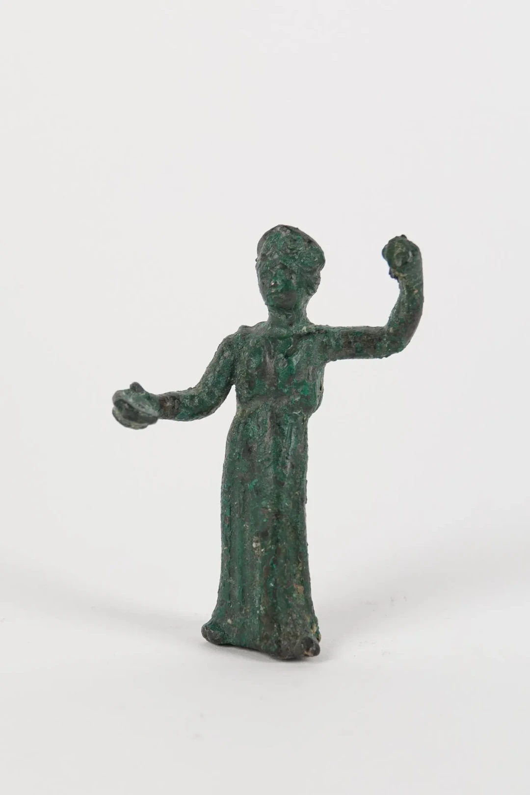 Statuette depicting Athena holding a coat hook - Lot 227