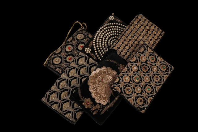 Set of 6 evening bags and clutches in the Zardozi style, mad - Lot 33