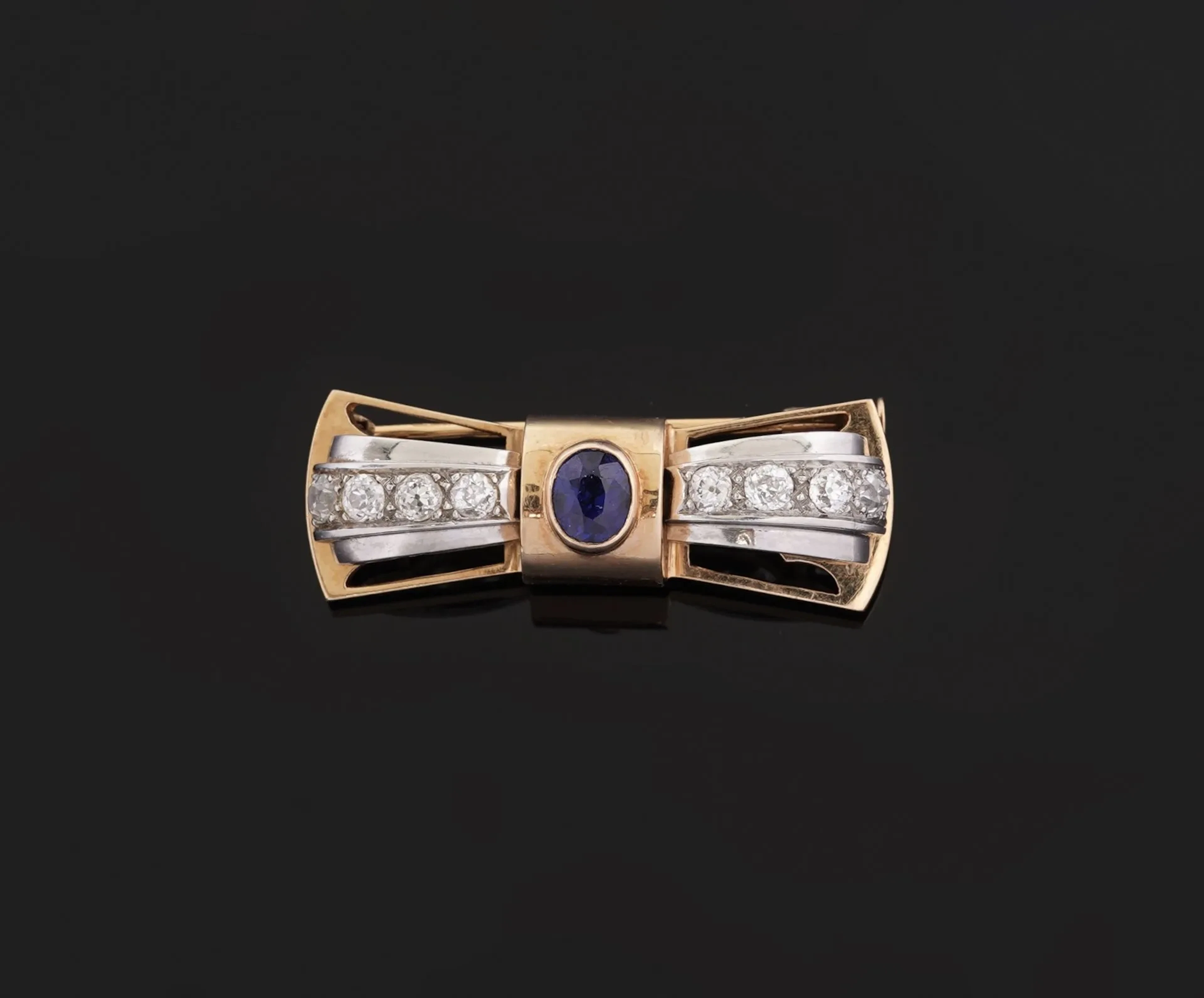 A convertible brooch in 18k yellow gold (750 parts per thous - Lot 156