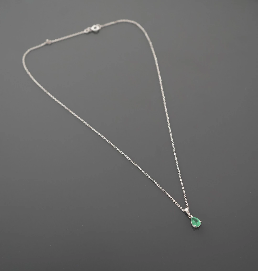 18k white gold (750) chain with a forçat link design, featur - Lot 328