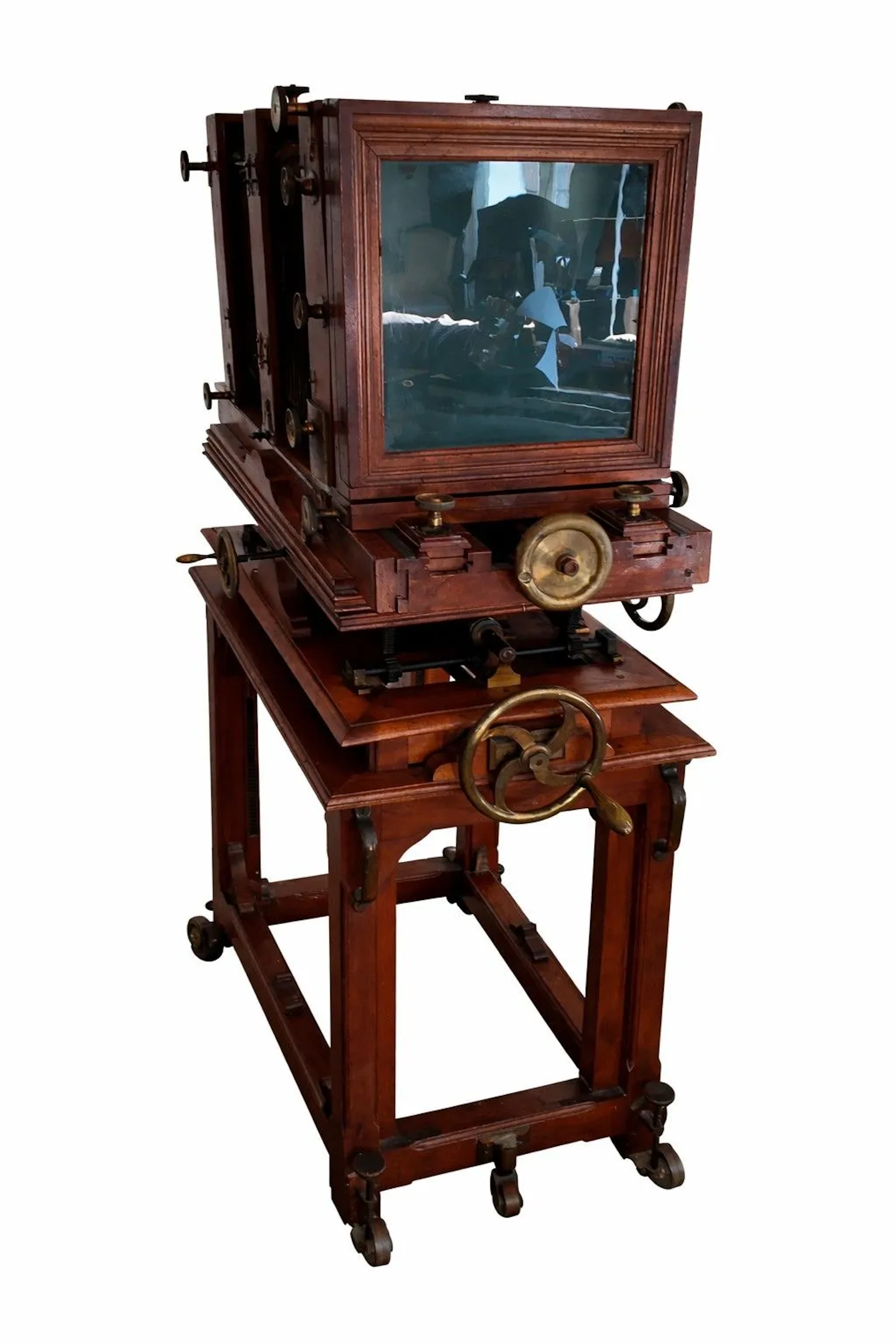 Beautiful studio camera with dark curtain (wear), cranks and - Lot 248