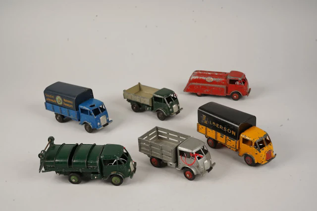 DINKY TOYS - FRANCE (6) - Lot 212