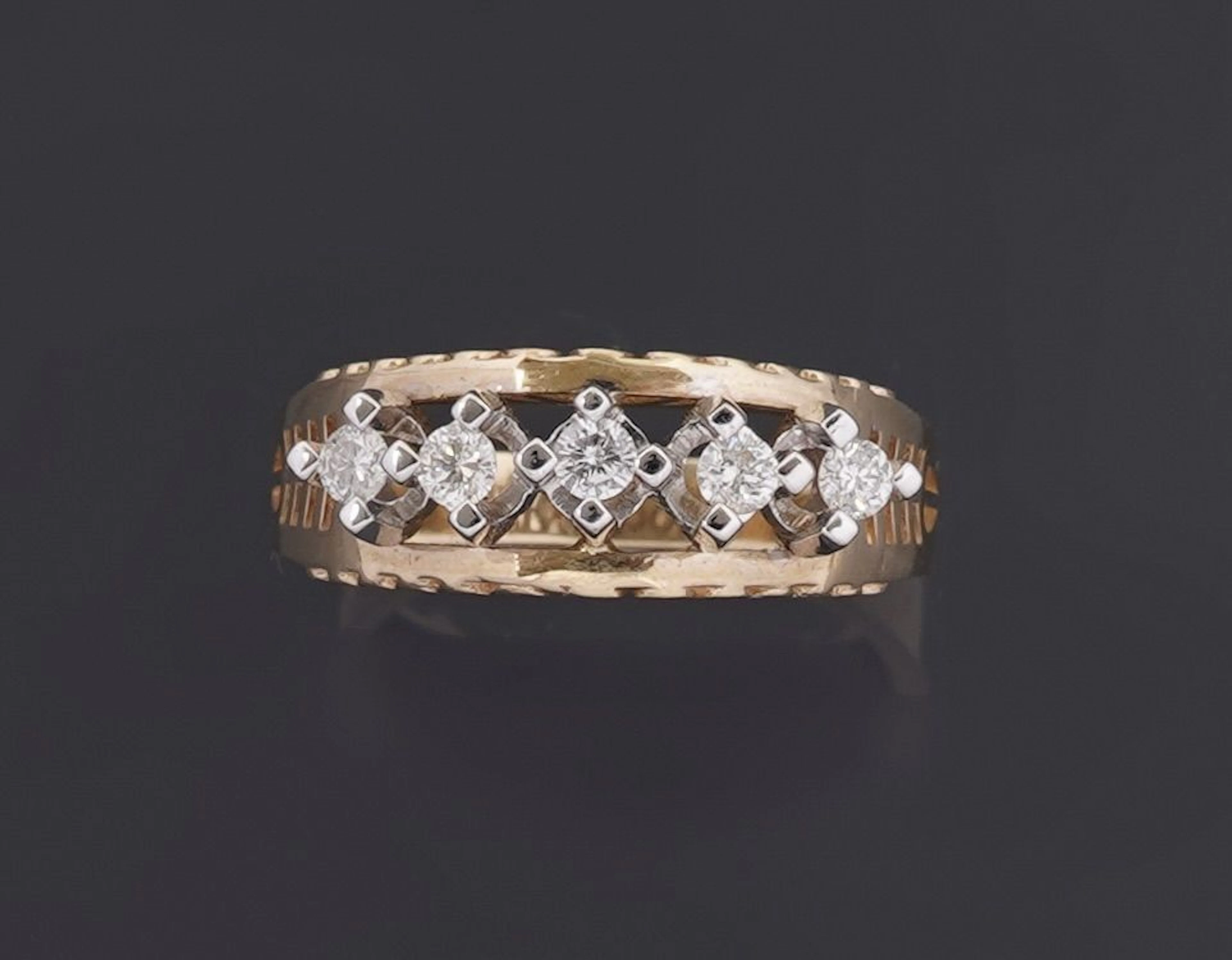 14k yellow gold ring (585 parts per thousand), featuring a s - Lot 281