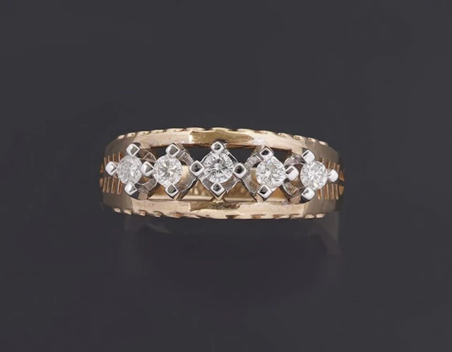 14k yellow gold ring (585 parts per thousand), featuring a s - Lot 281