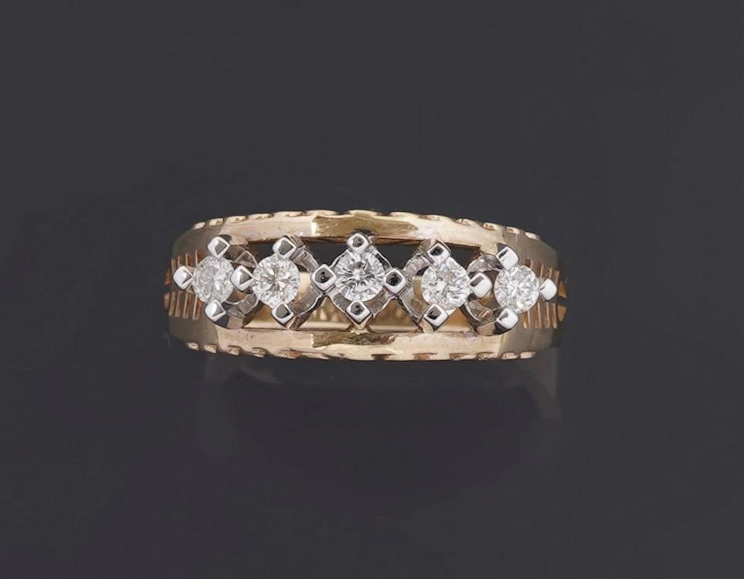 14k yellow gold ring (585 parts per thousand), featuring a s - Lot 281