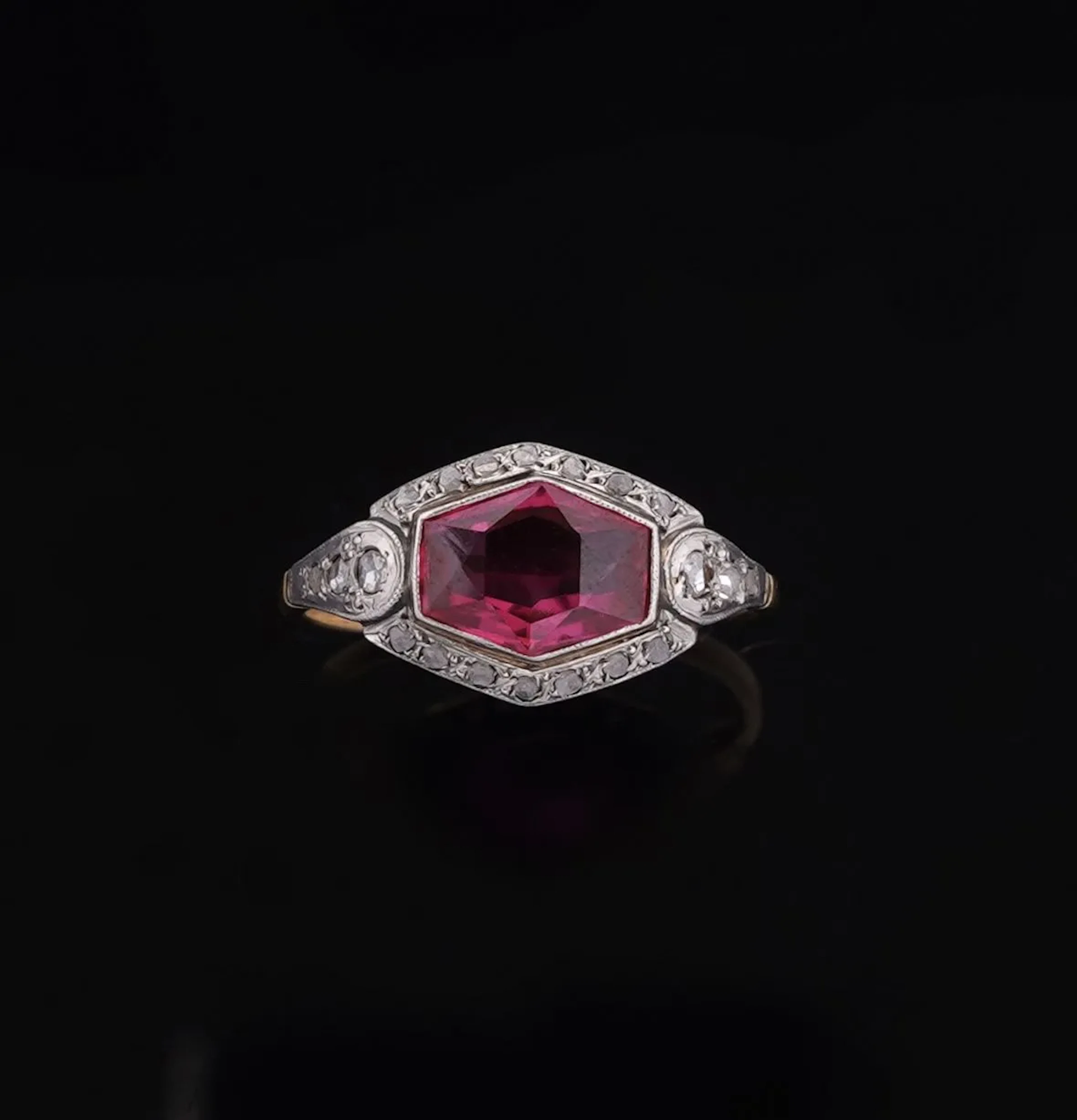 Ring in 18k yellow gold (750 parts per thousand) and platinu - Lot 157