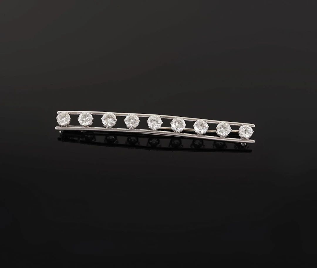 Brooch made of 18k white gold (750 parts per thousand) and p - Lot 238