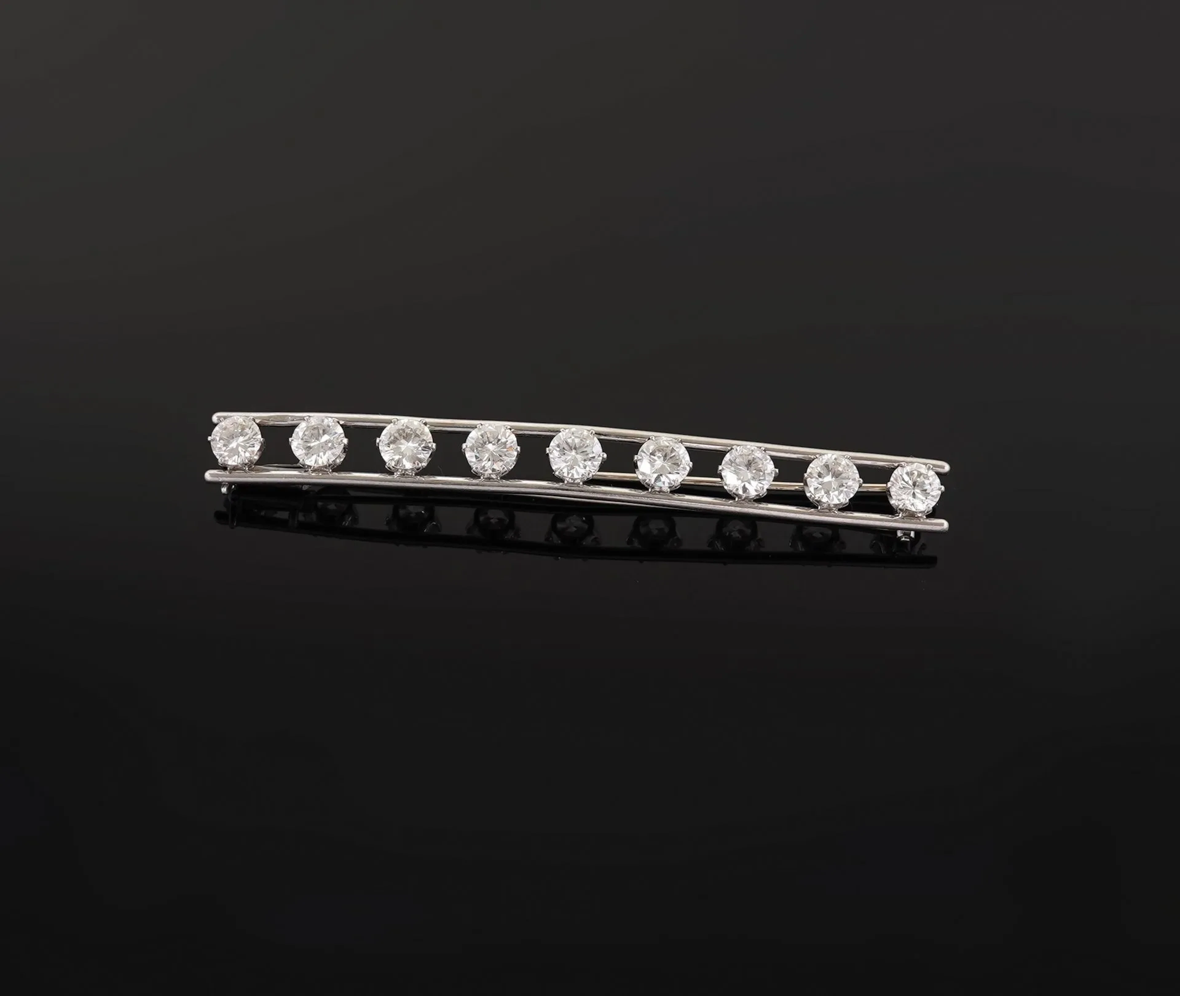 Brooch made of 18k white gold (750 parts per thousand) and p - Lot 238