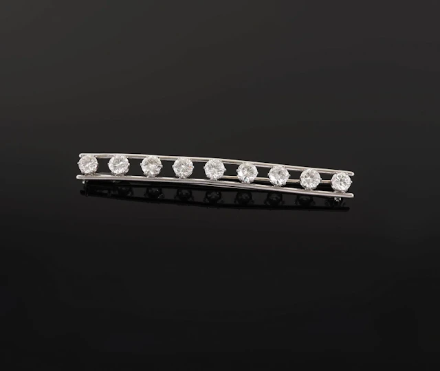 Brooch made of 18k white gold (750 parts per thousand) and p - Lot 238