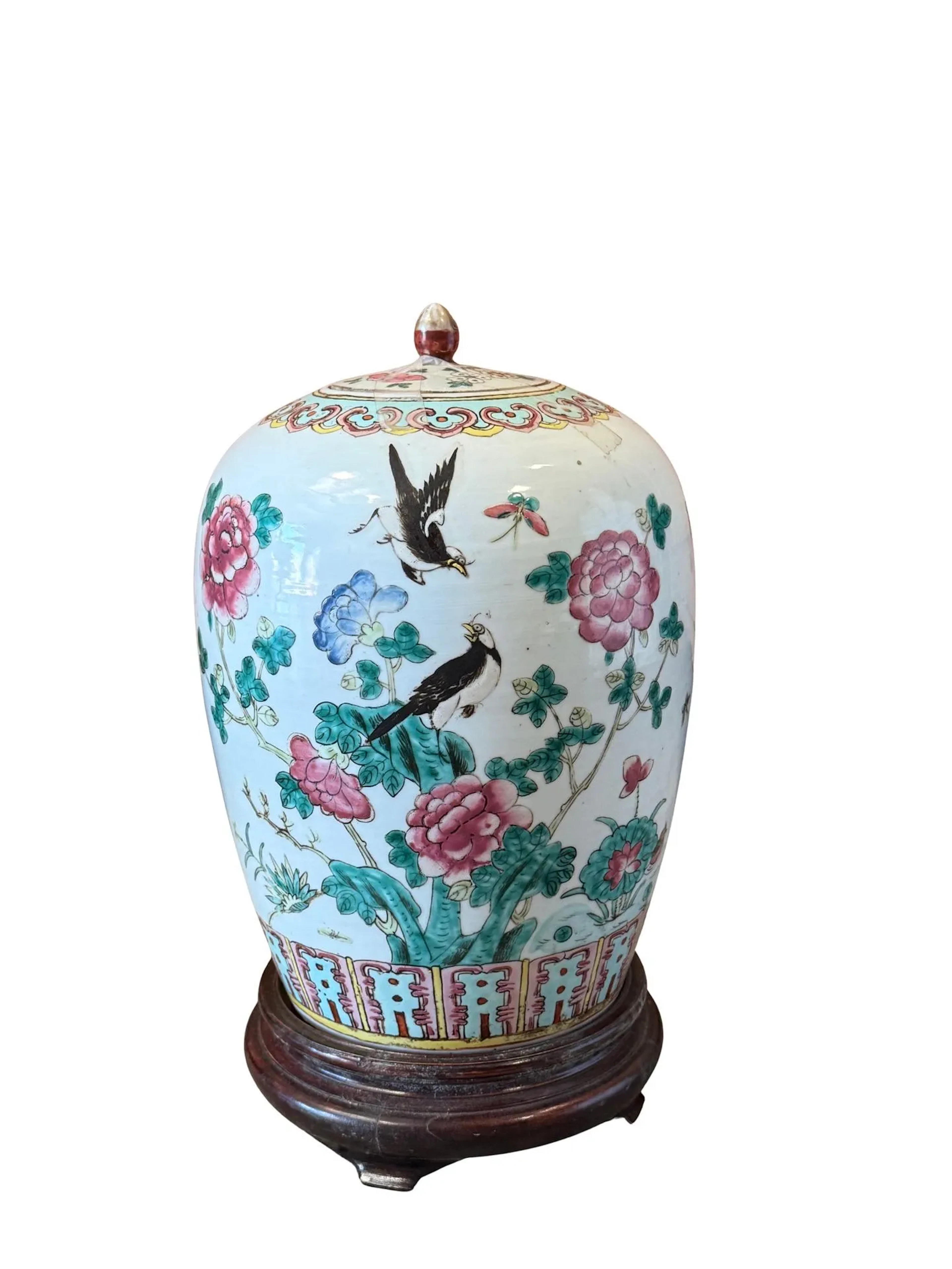 Lidded vase in Chinese porcelain and enamel from the Green F - Lot 87
