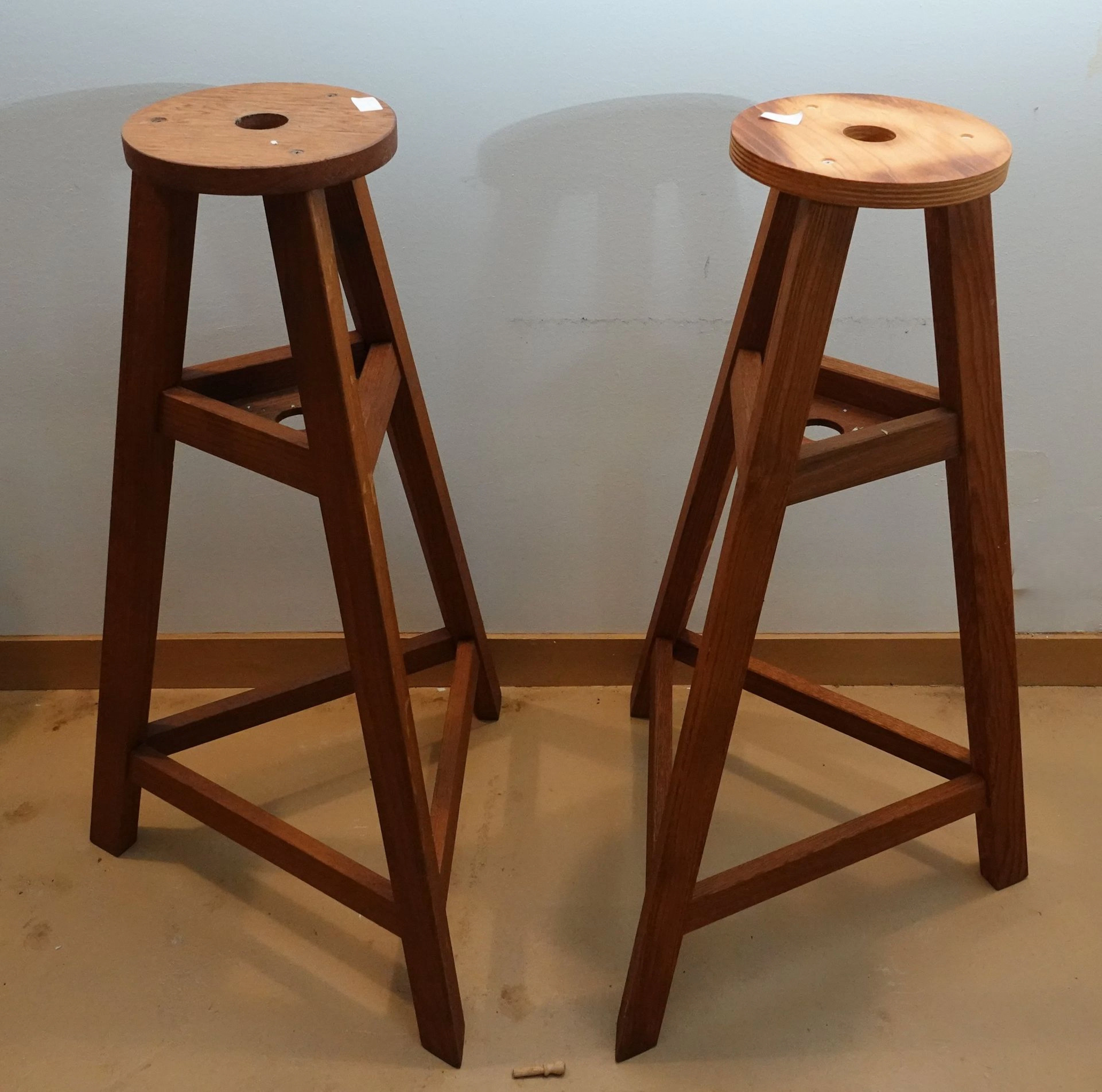 Pair of modern natural white wooden sculptor’s stools - Lot 640