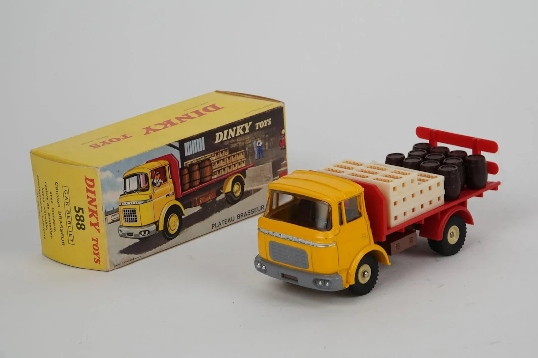 DINKY TOYS - FRANCE (1) - Lot 283