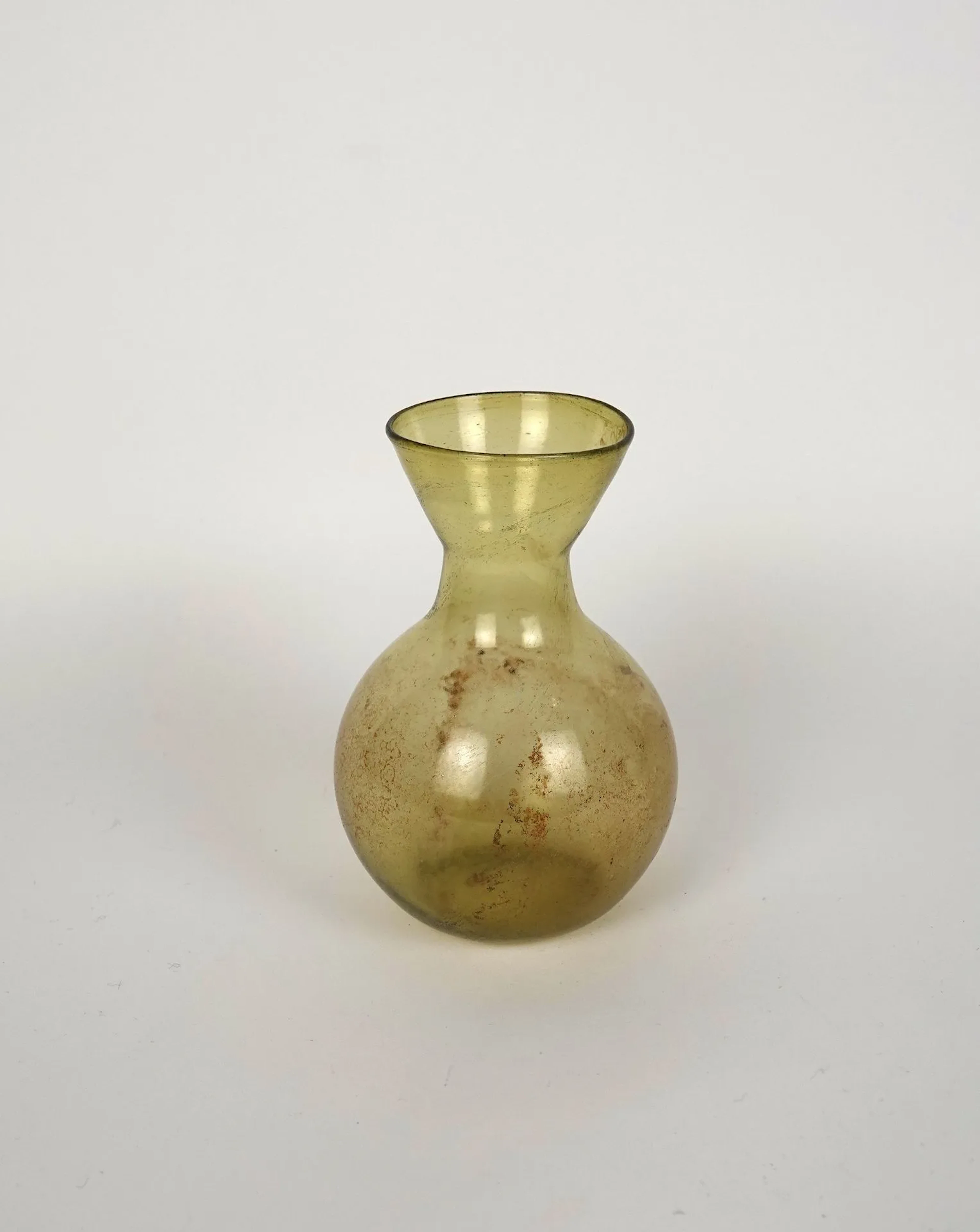 Large vase with a rounded body and flared neck, in a lovely - Lot 234