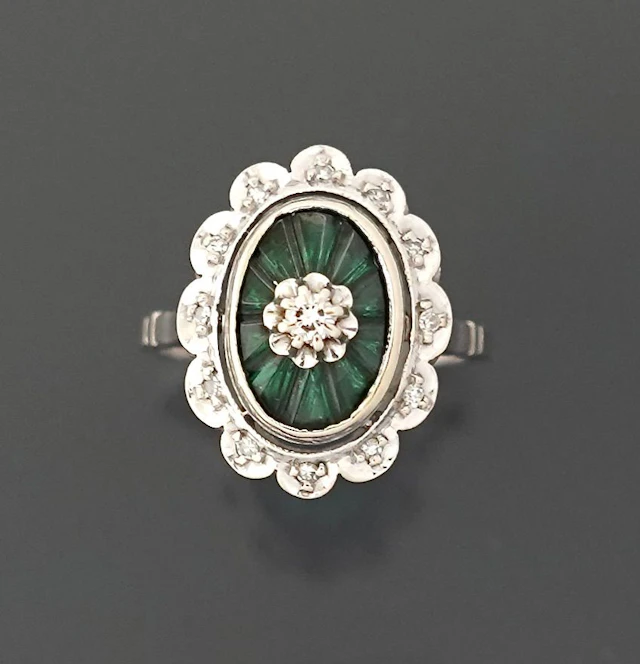 Delicate 18K white gold ring (750 parts per thousand) in the - Lot 166
