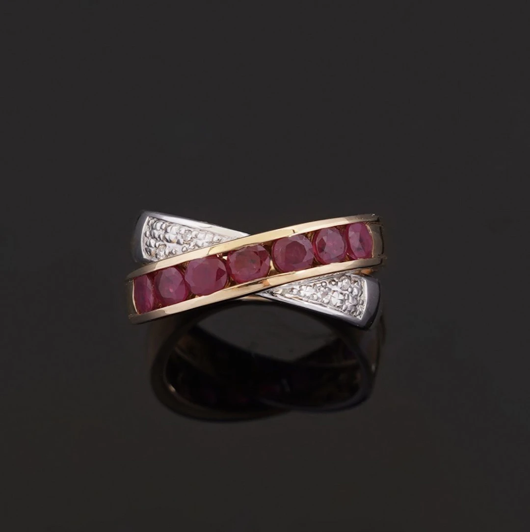 18k yellow and white gold (750) cross ring set with a row of - Lot 293