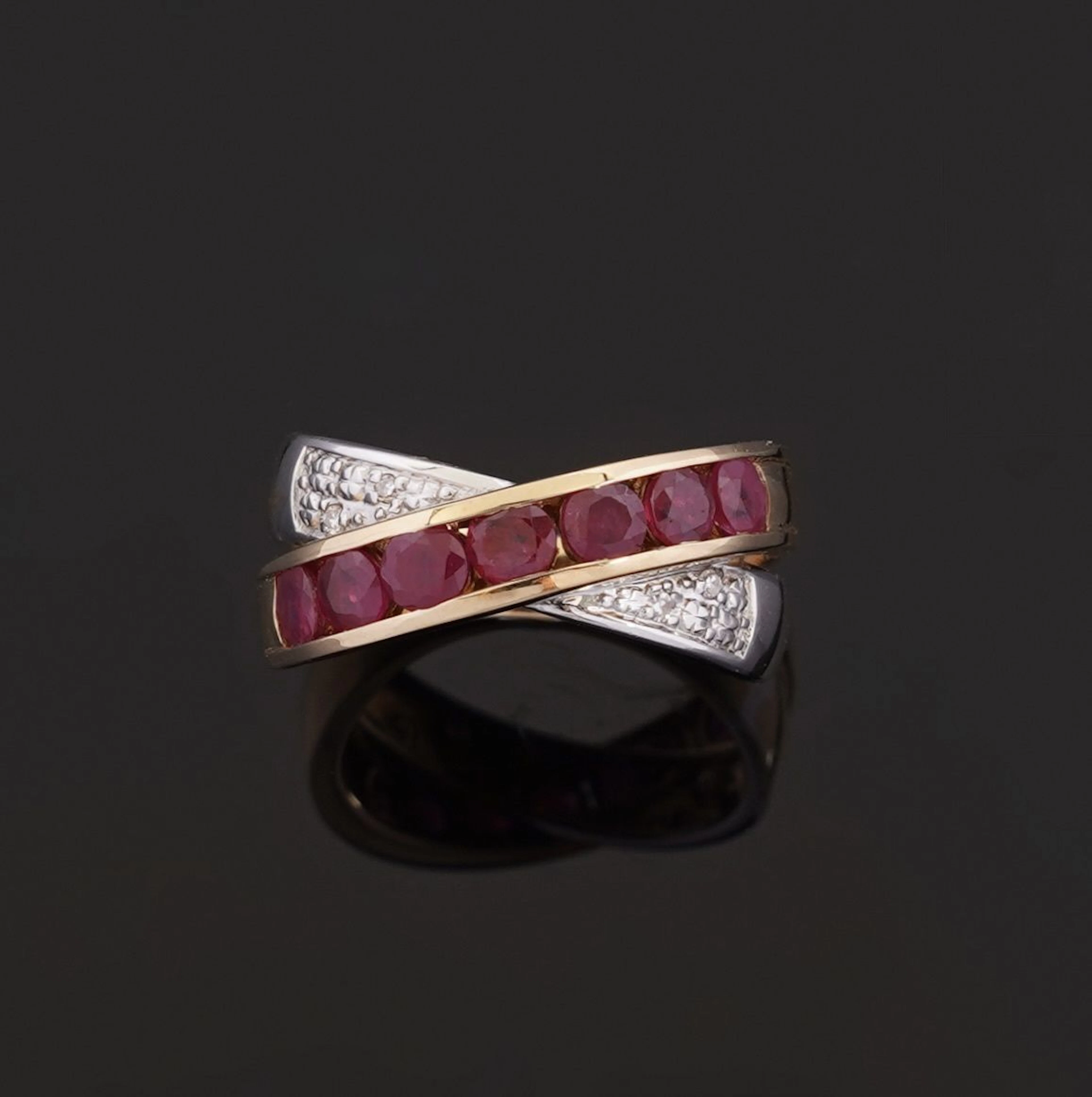 18k yellow and white gold (750) cross ring set with a row of - Lot 293