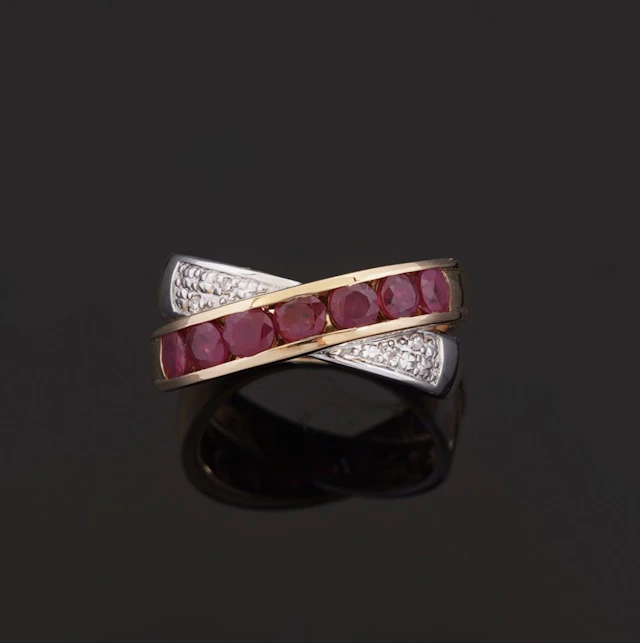18k yellow and white gold (750) cross ring set with a row of - Lot 293