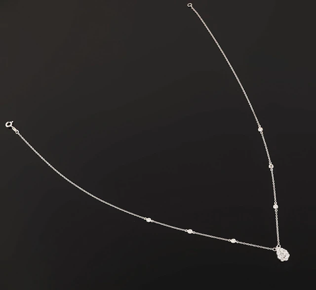 An 18k white gold (750) chain with a forçat link design, fea - Lot 280