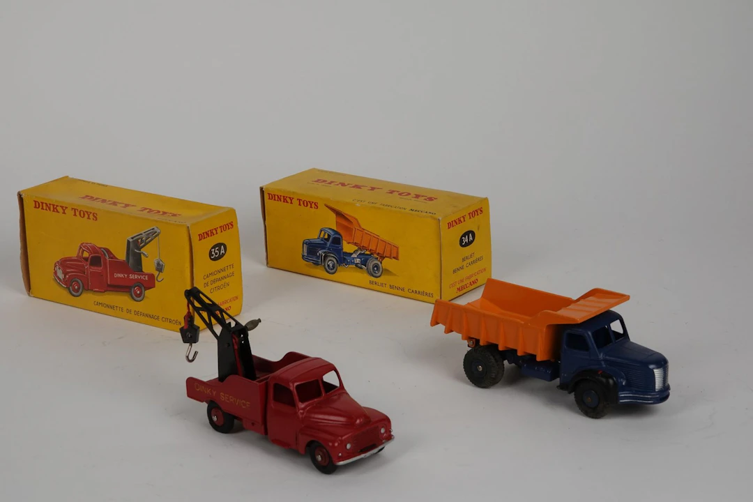 DINKY TOYS - FRANCE (2) - Lot 195