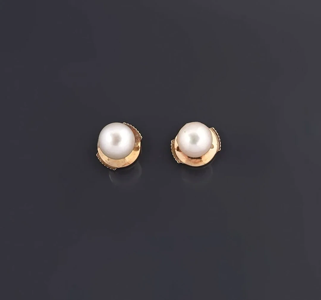 Pair of 18k yellow gold (750) stud earrings set with culture - Lot 191