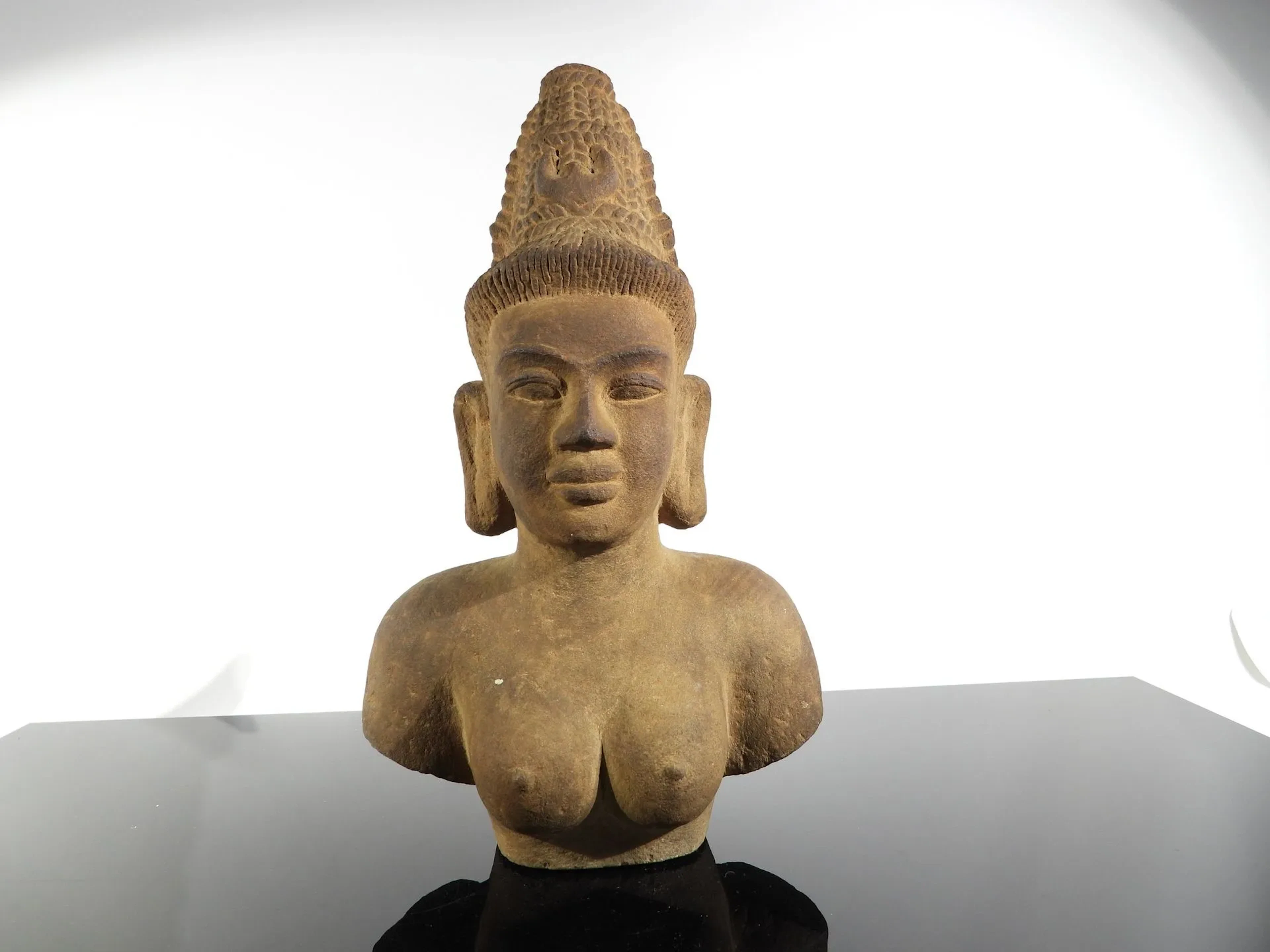 In the taste of Khmer art - Lot 300