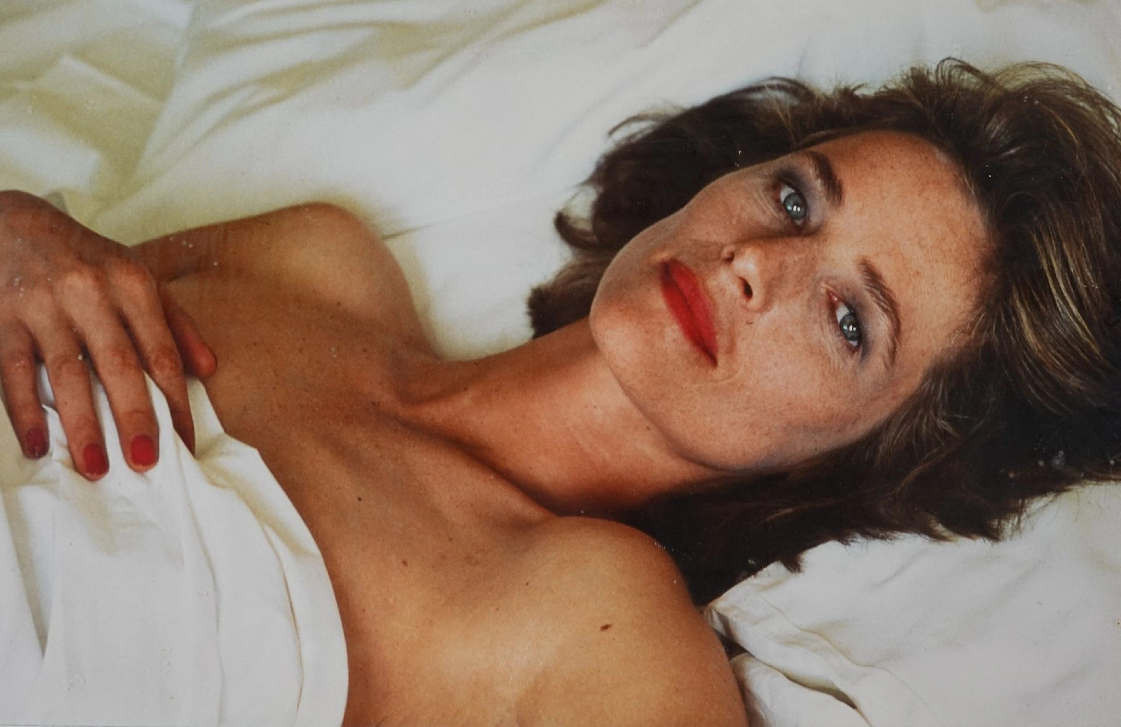 Portraits by Charlotte RAMPLING. Set of two color prints mou - Lot 204
