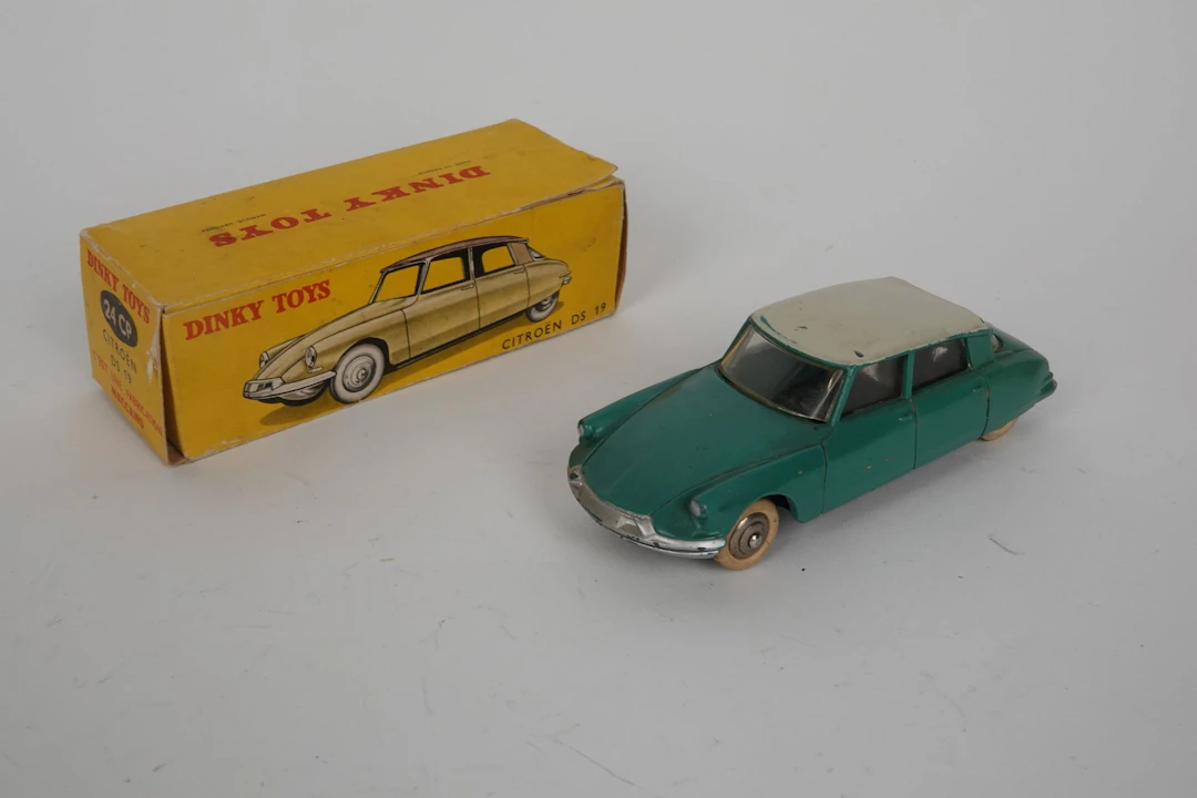DINKY TOYS - FRANCE (1) - Lot 230