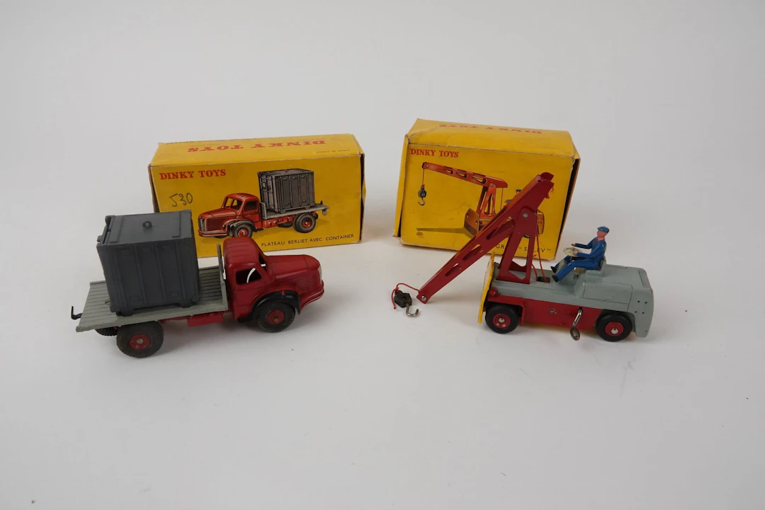 DINKY TOYS - FRANCE (2) - Lot 194