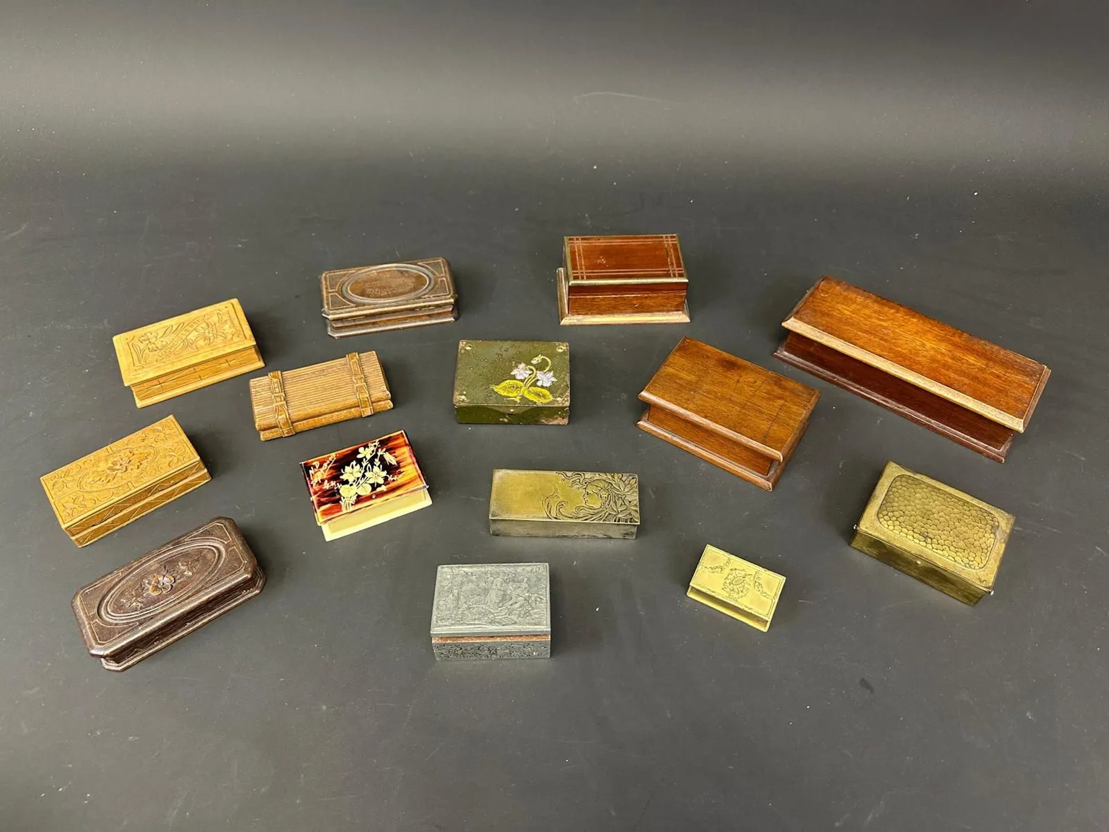 Stamp Boxes: A set of multi-compartment stamp boxes made of - Lot 81