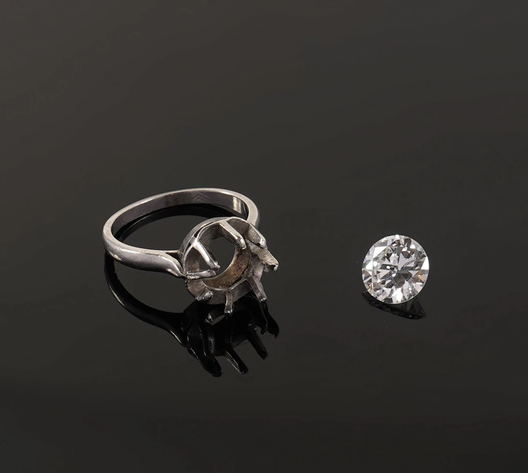 850-th platinum solitaire ring set with an Old European Cut - Lot 265