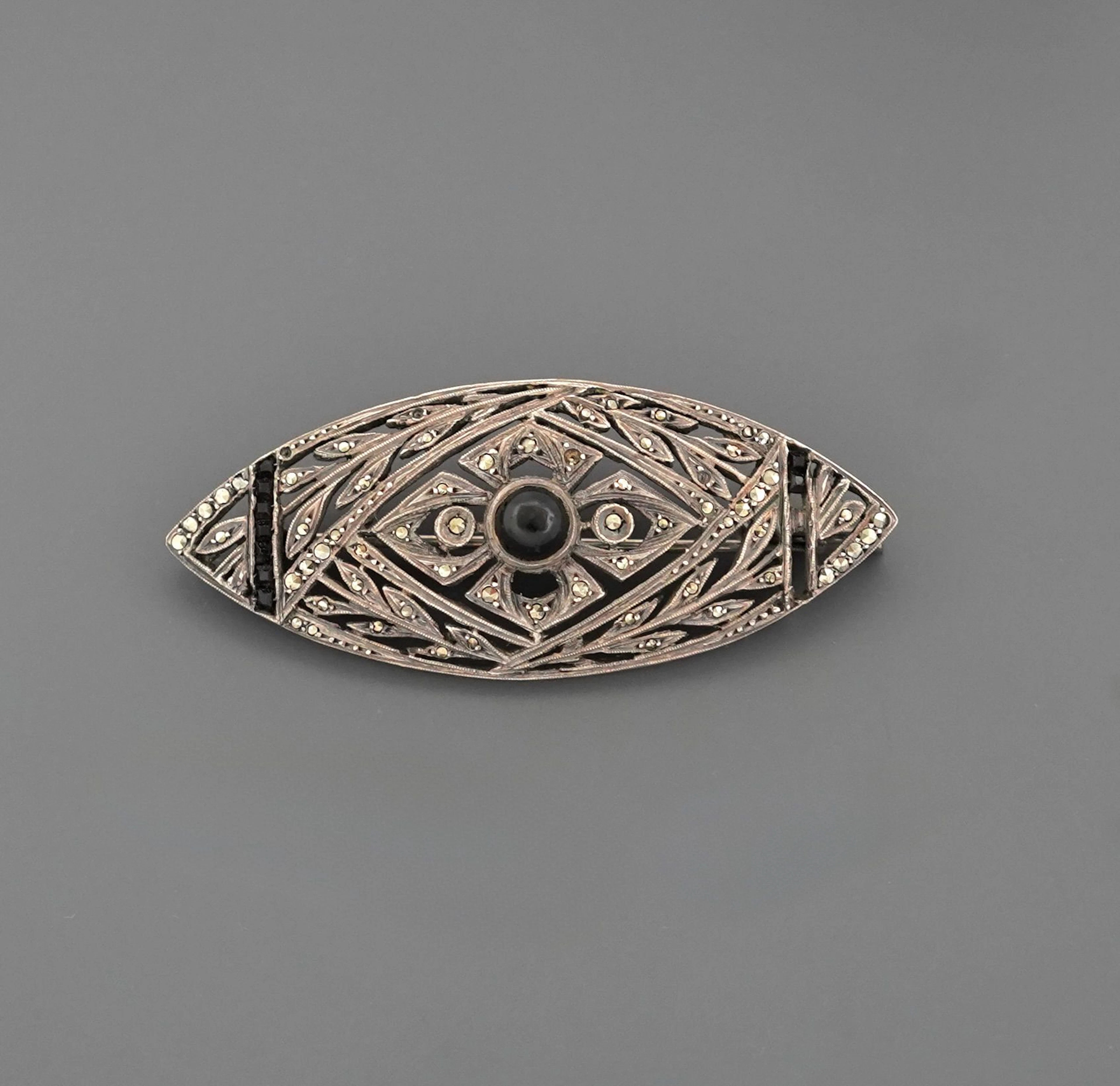 Silver plate brooch, 800 thousandths, openwork almond-shaped - Lot 67