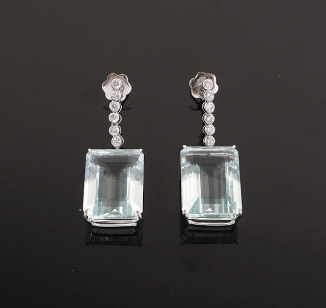 Pair of 14k white gold (585) earrings featuring a row of 6 m - Lot 176