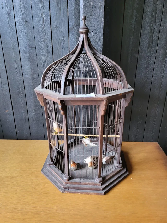Wood and metal birdcage - Lot 594